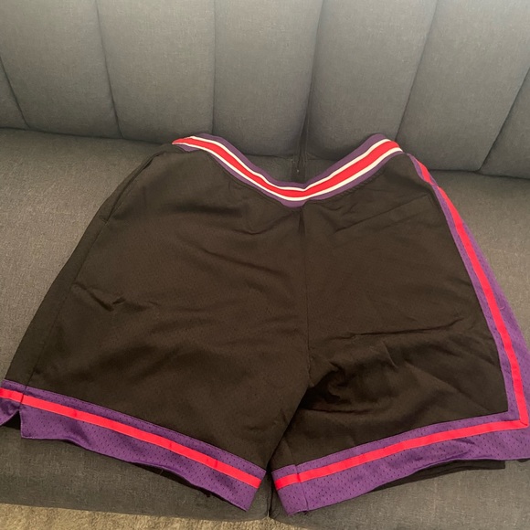 Strivers Row Men's Red Wolf Hoop shorts - Picture 3 of 7